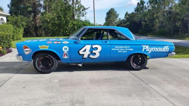 1965-richard-petty-stock-car-1.jpg