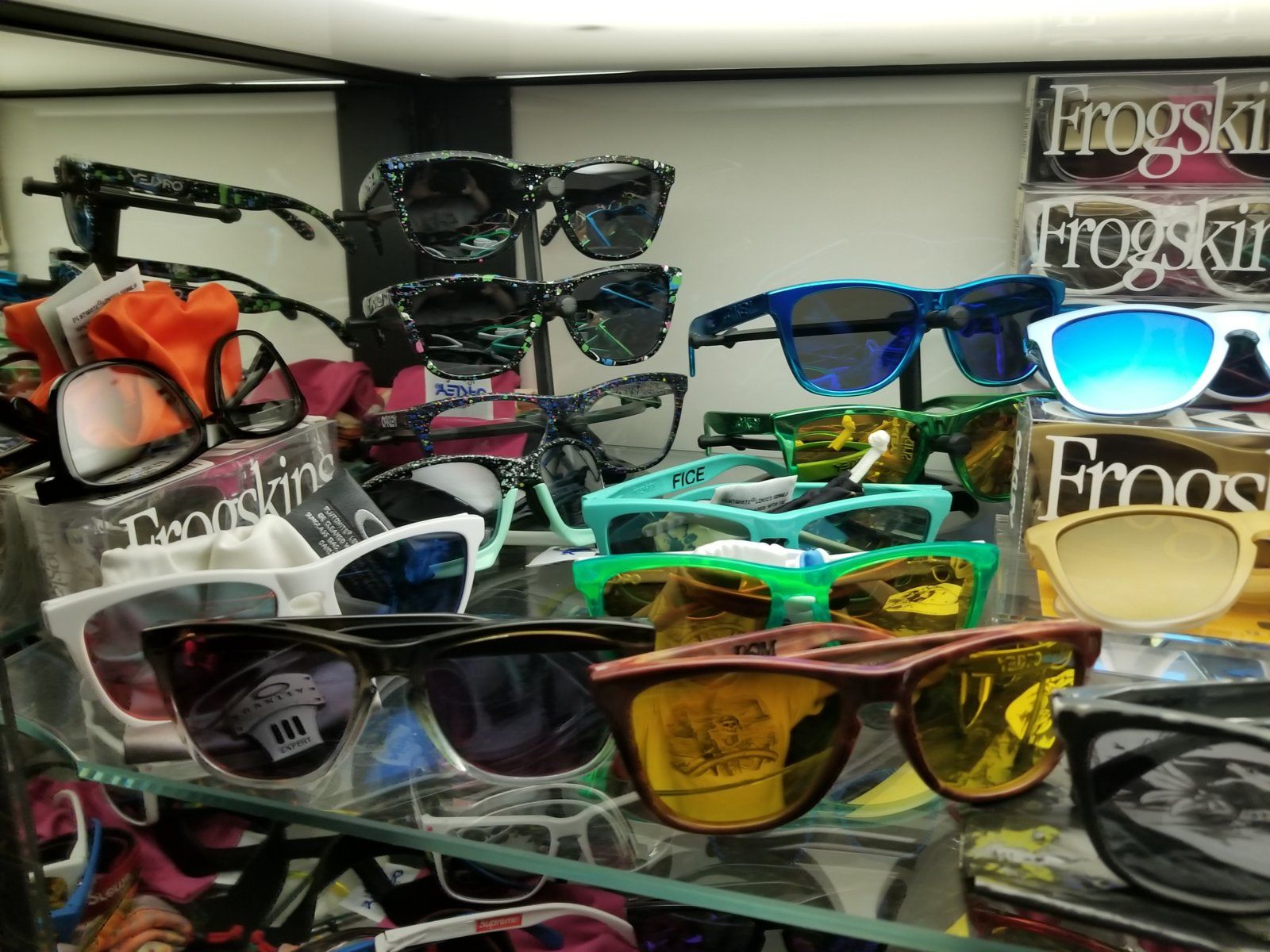 How do you Order and Display your Collection? | Oakley Forum