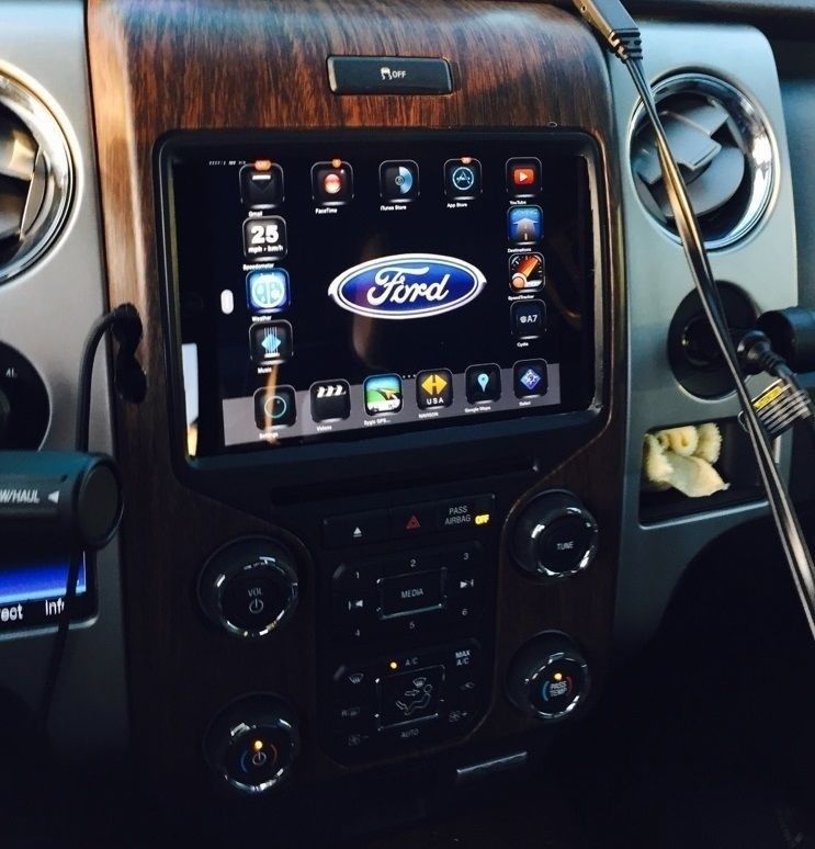 80-ipad_dash_wood_installed_43d5544399bf3949e2bb2f1e9c2bfe6b102611ec.jpg