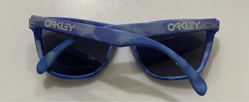 For Sale - Oakley Gen 1 Sky Blue Frogskins | Oakley Forum