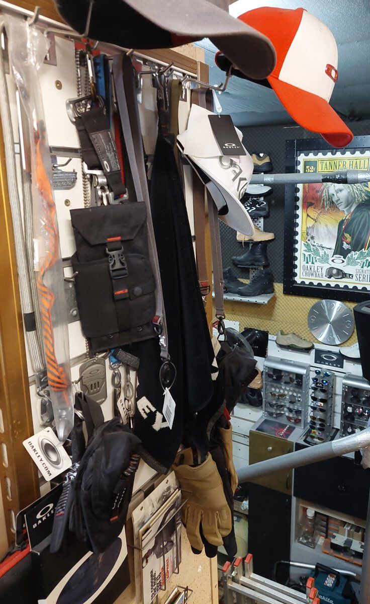 Everything can hanging_1.jpg