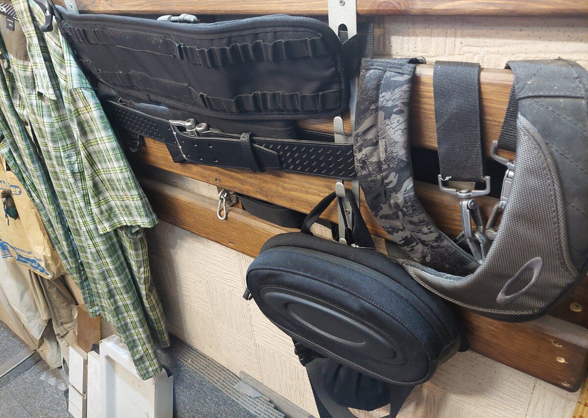 Everything can hanging_5.jpg