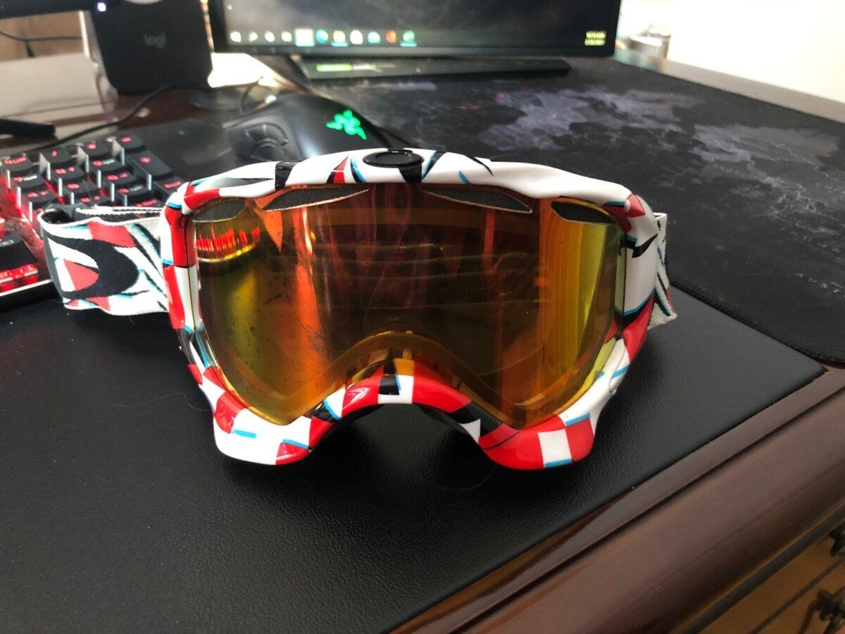 Goggles.jpg