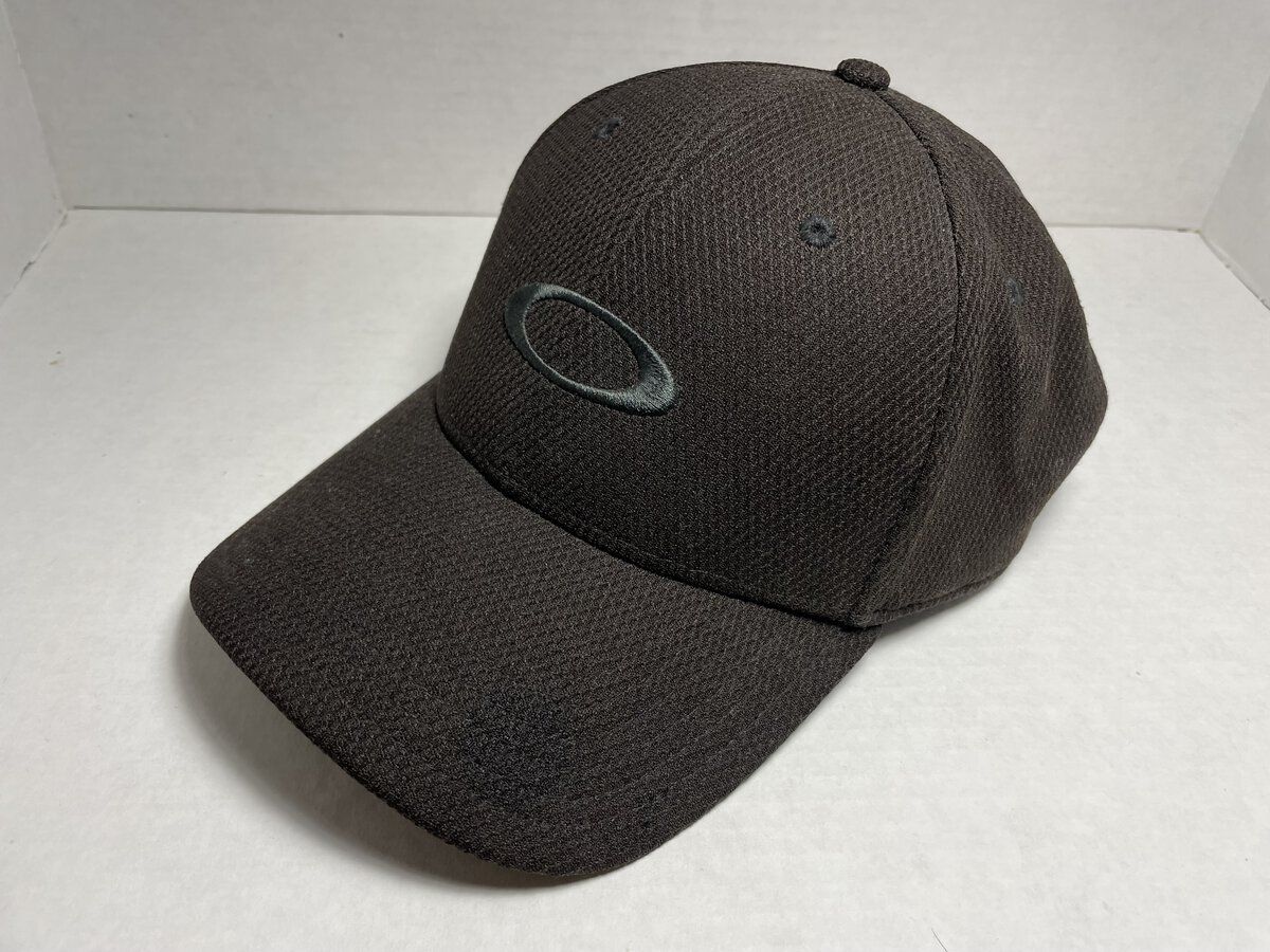Golf Ellipse Cap Blackout.jpeg