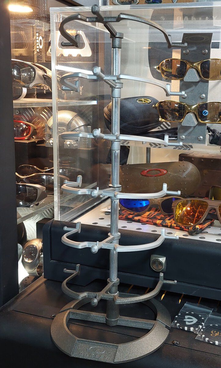 Holder for 6 sunglasses_1.jpg