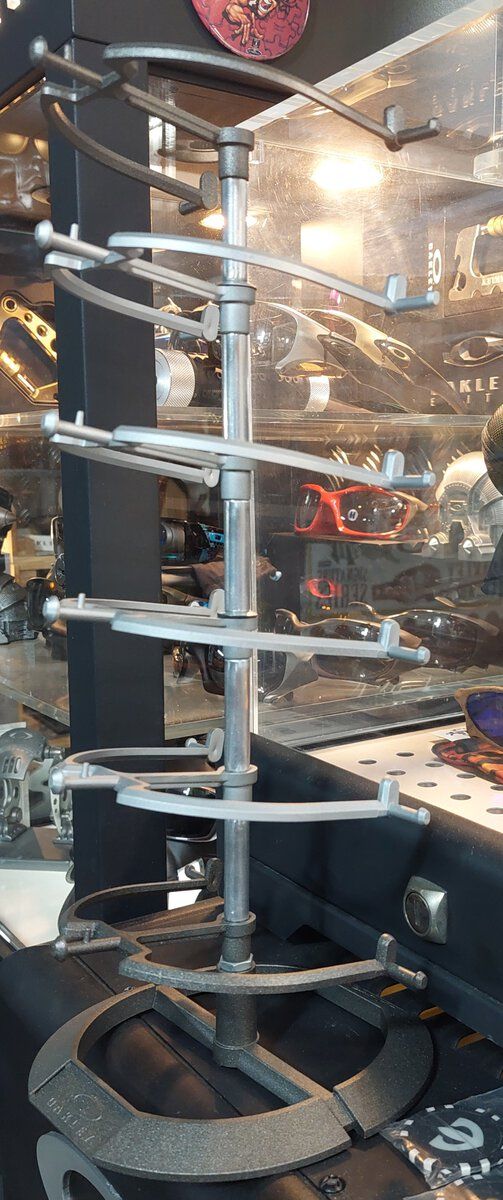 Holder for 6 sunglasses_2.jpg