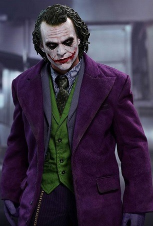 Hot-Toys-The-Dark-Knight-The-Joker-14-Scale-The-Toy-Basement-10.jpg