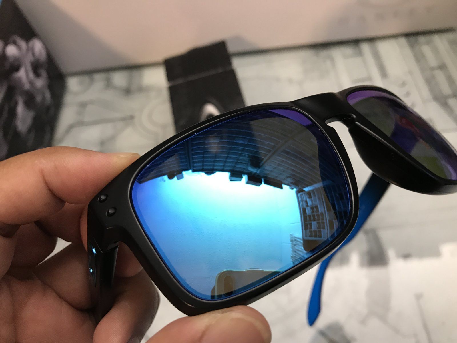 Sold OO9102D255 Sapphire Fade/Prizm sapphire polarized Holbrook 110 Oakley Forum
