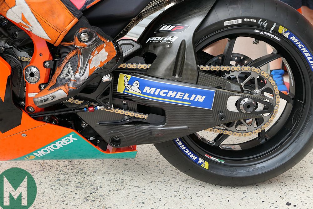 KTM-RC16-carbon-fibre-swingarm-Photo-credit-motorsportmagazine.jpg