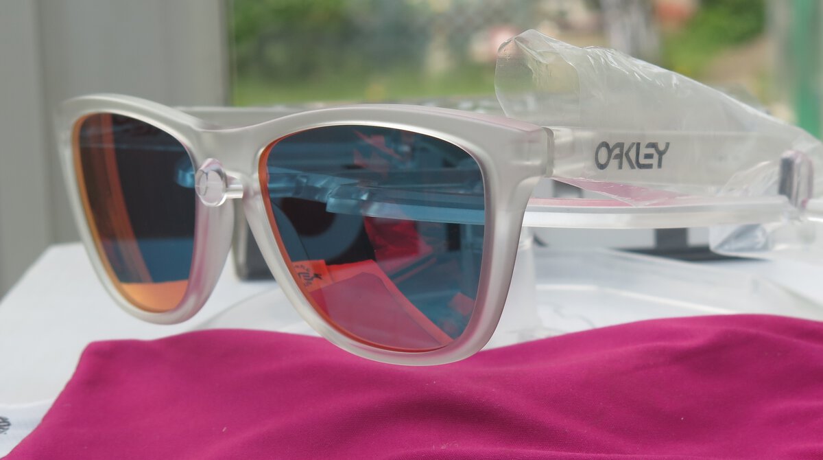 Left Collectors Frogskins Matte Clear - Ruby Iridium .jpg