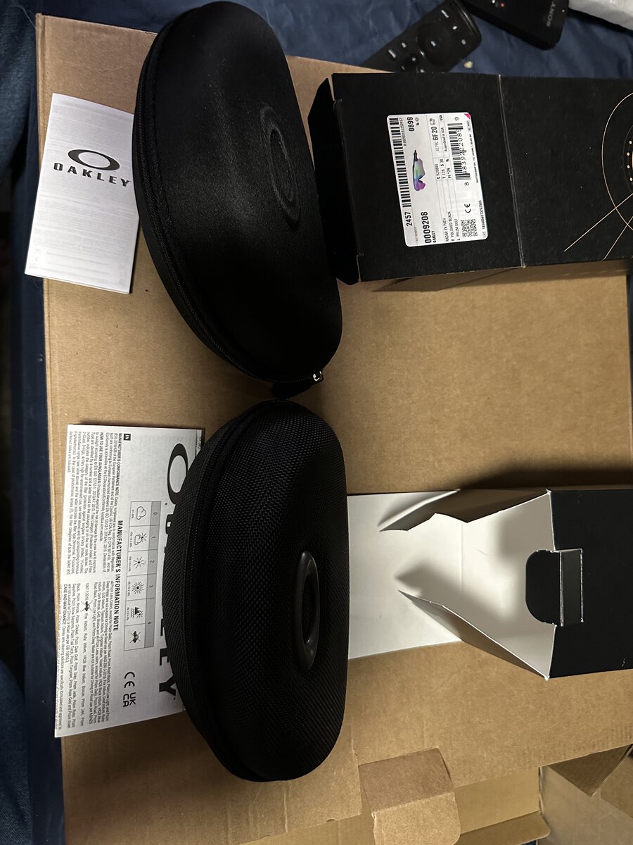 oakley 3.jpg