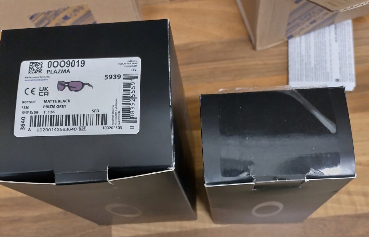 Oakley flak plas crop.jpg