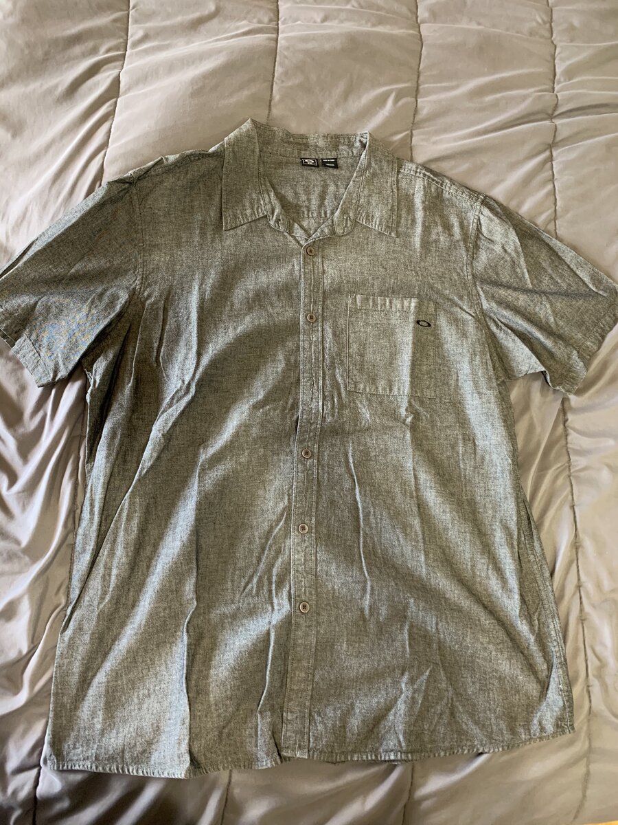 Oakley grey short sleeve   2.JPG