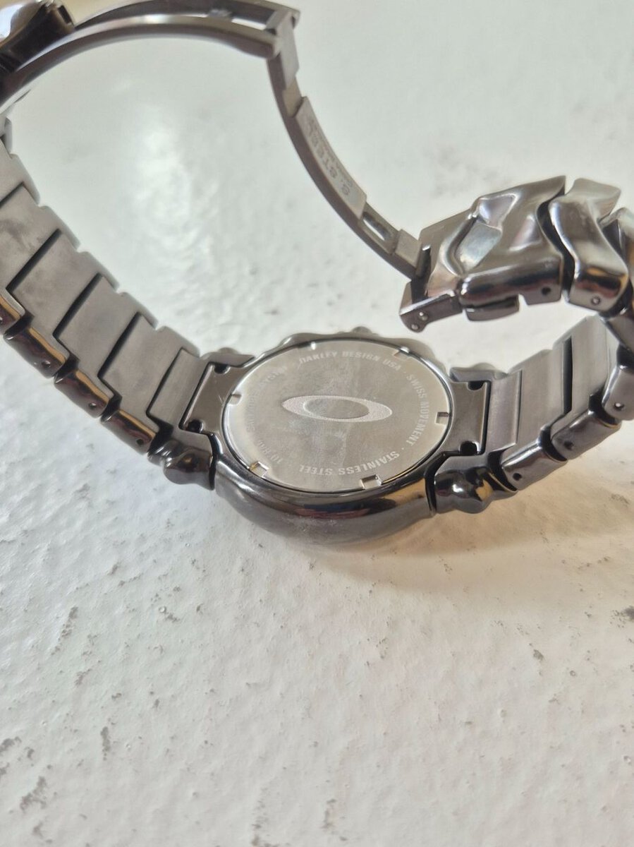 oakley-judge-2004-watch (1).jpeg