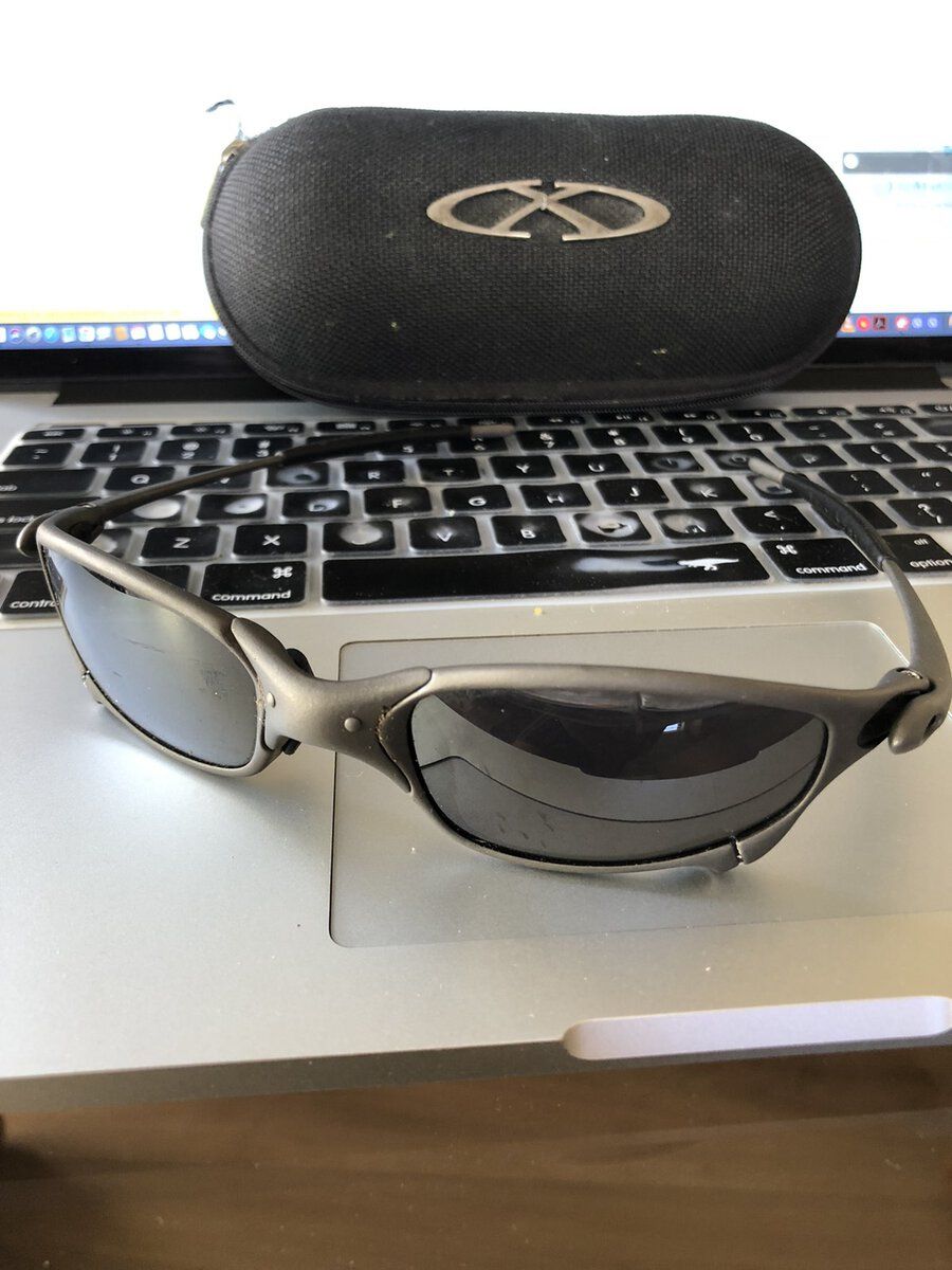 Oakley Juliet Pic.jpg