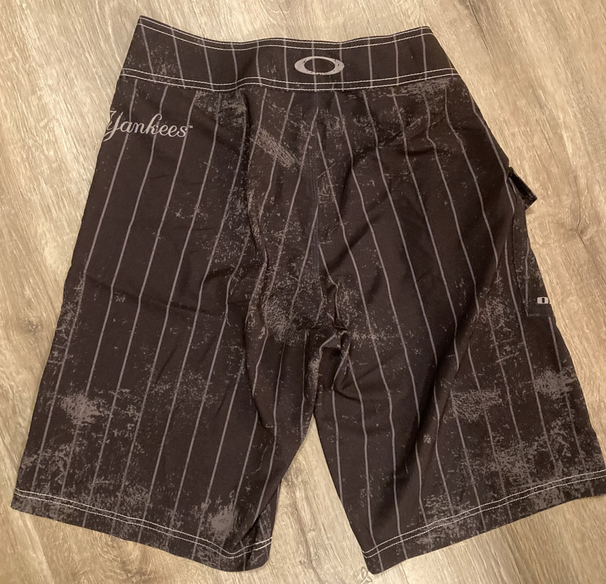Oakley New York Yankees Boardshort 3 2.png