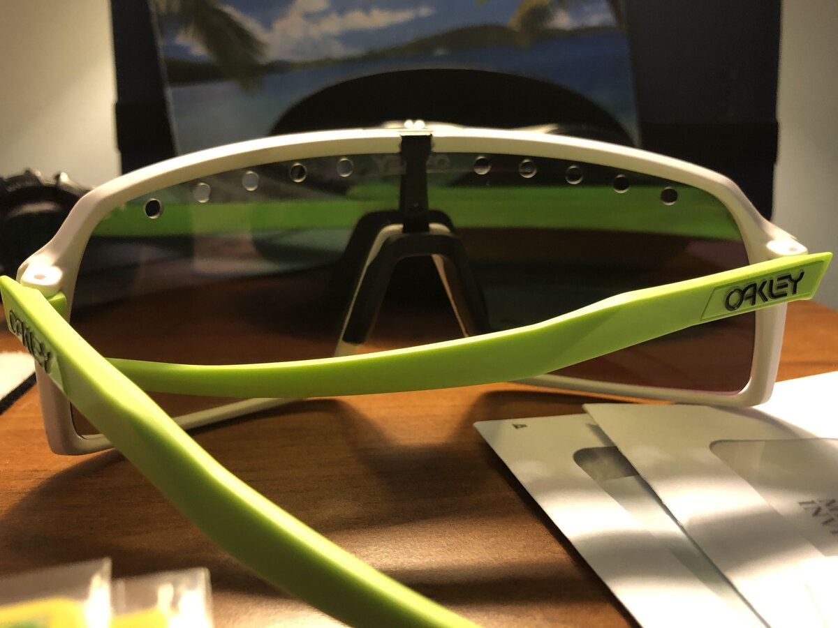 Oakley Sutro Eyeshade 3.jpg