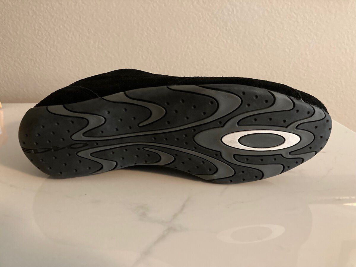 Oakley Thirteen Twenty 2.jpg