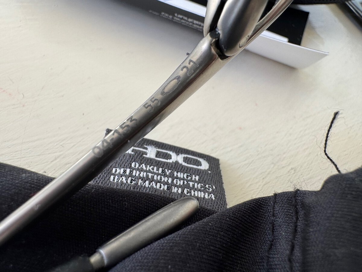 oakley3.jpg