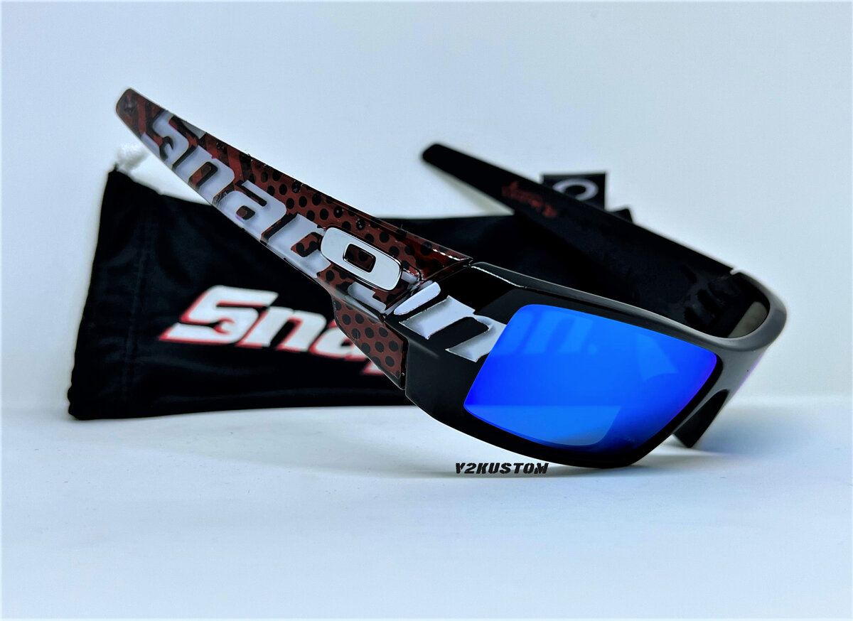 OAKLEYxSNAPON (1).jpg