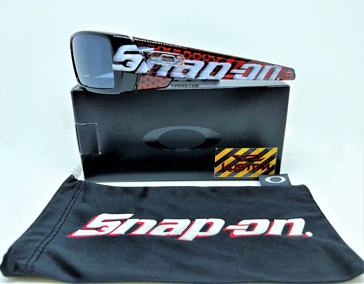 OAKLEYxSNAPON (3).jpg