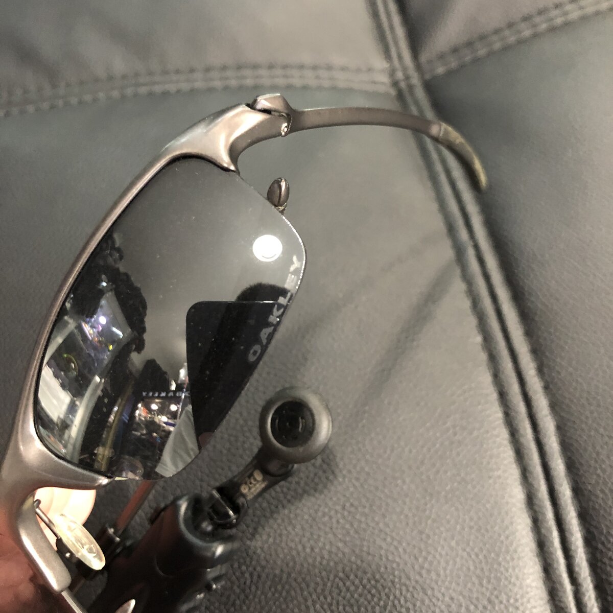 RAZRwire Oakley June 2011.JPG