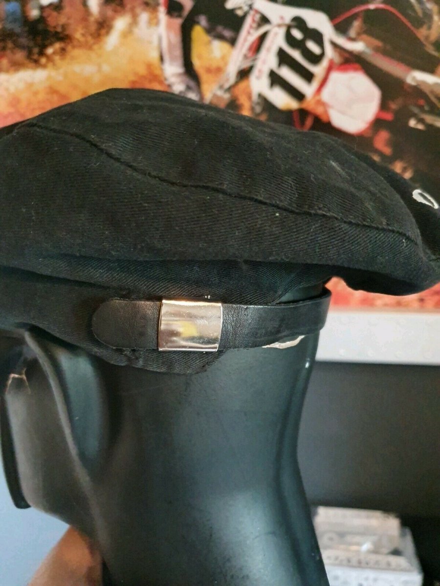 rear of beret.jpg