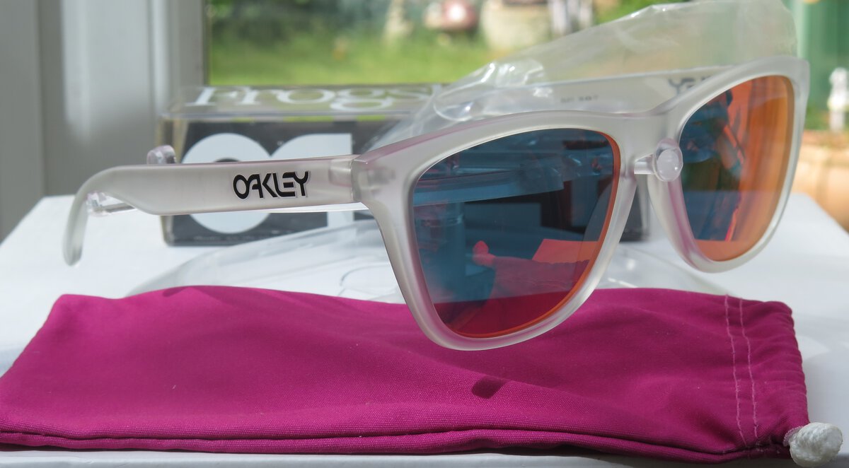 Right Collectors Frogskins Matte Clear - Ruby Iridium.jpg