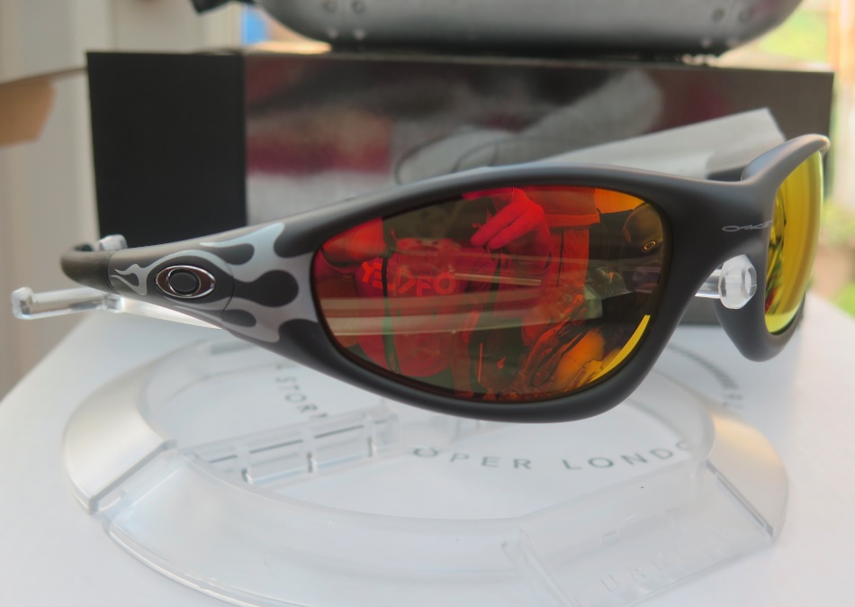 Right Side Brain Dead New Straight Jackets Dark Grey -White Flames- Prizm Ruby Iridiumjpg.jpg