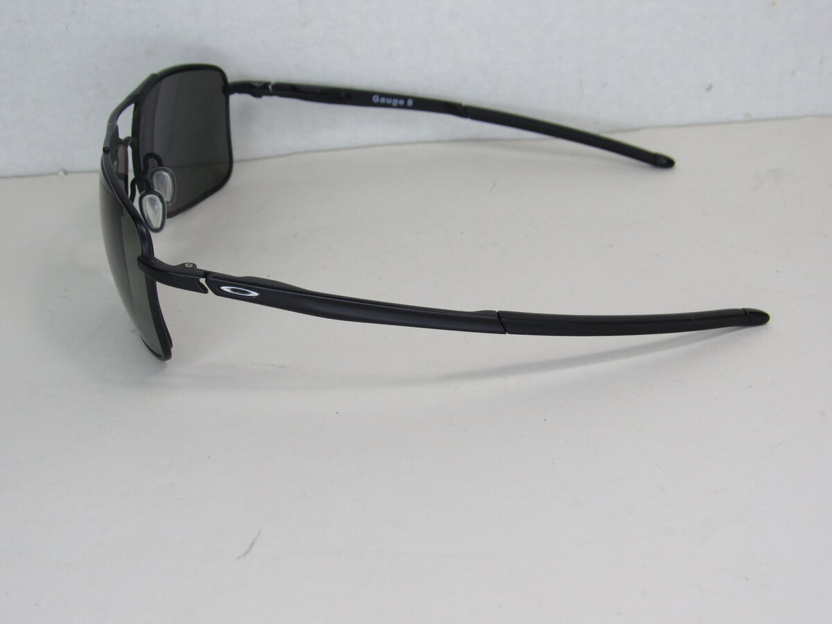 Sunglasses Oakley Guage 8 Black Case 04.JPG