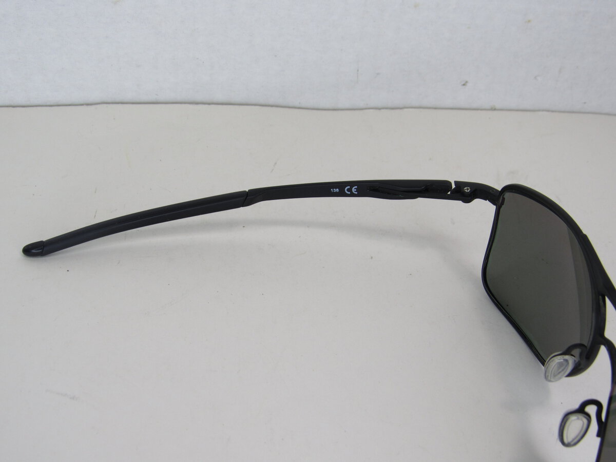 Sunglasses Oakley Guage 8 Black Case 07.JPG