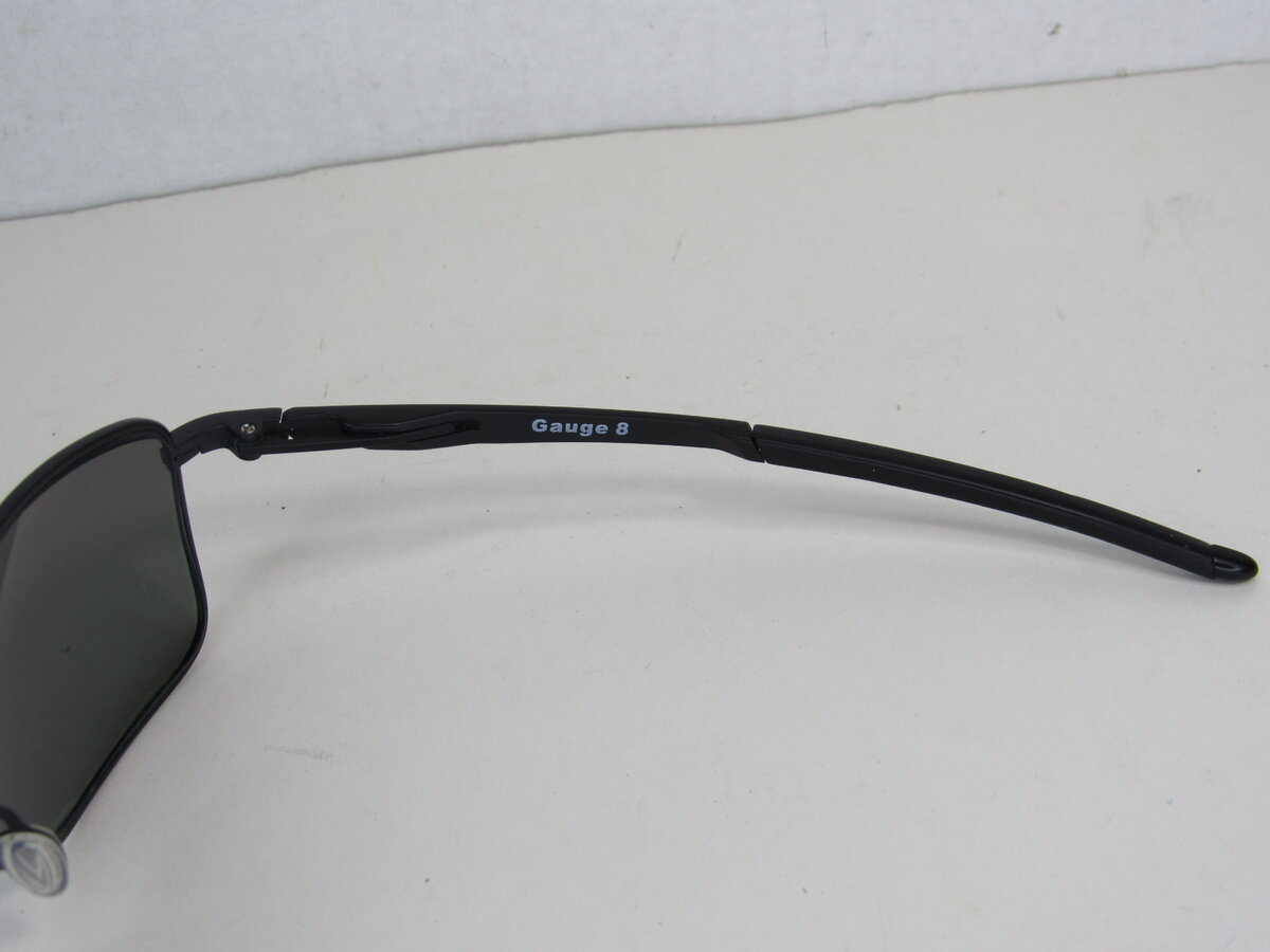 Sunglasses Oakley Guage 8 Black Case 08.JPG