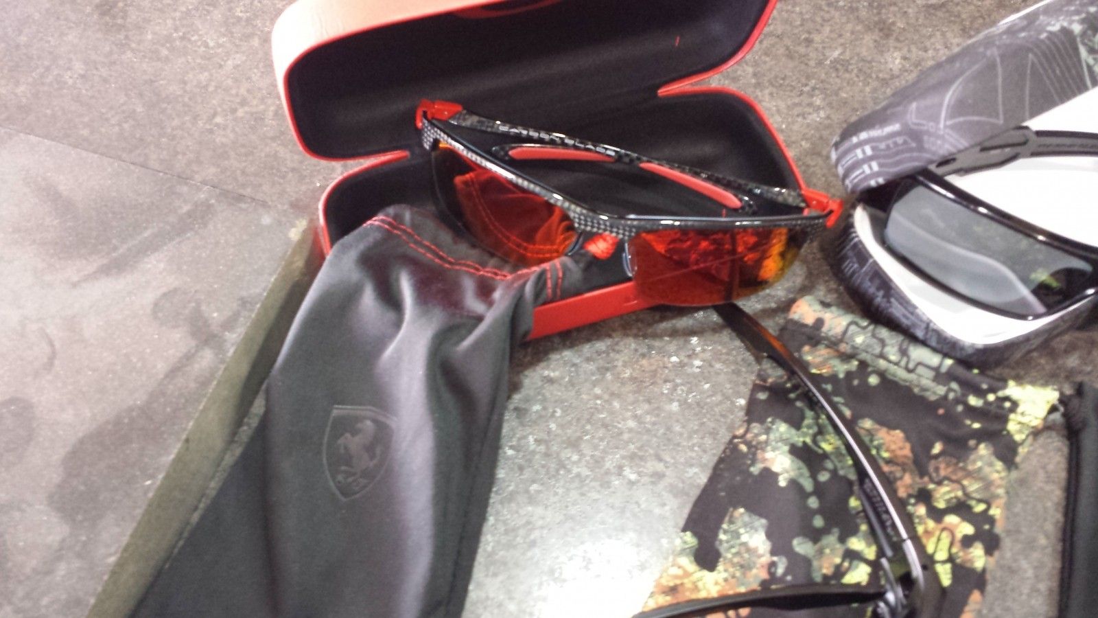 Ferrari Carbon Blade